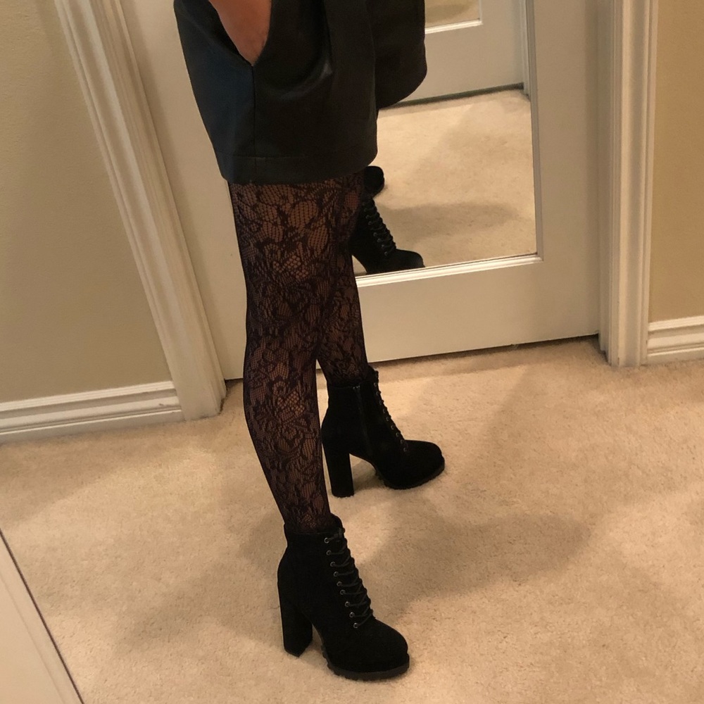 vivian-01 blk lace up lug sole ankle boots booties - Picture 8 of 8